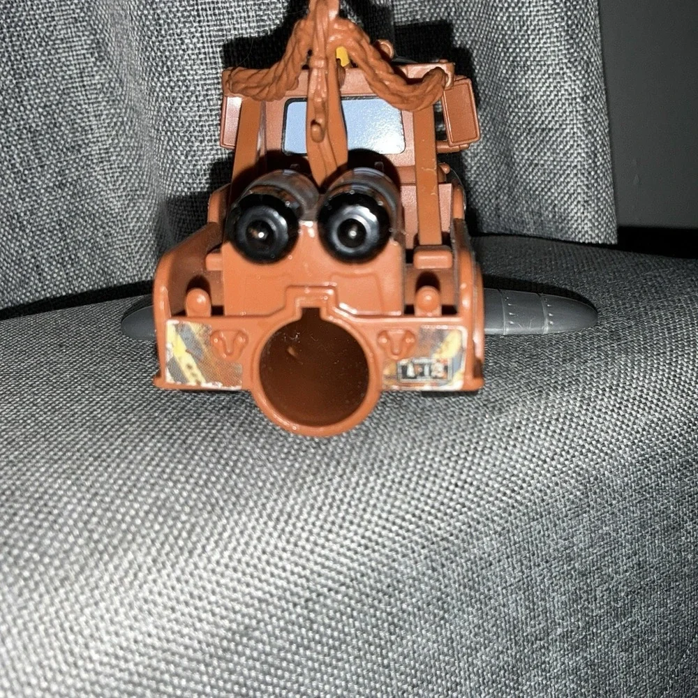 DISNEY PIXAR CARS 2 MATER TAKE FLIGHT BASH 'N' GO TOW MATER MATTEL, 1 Piece ONLY